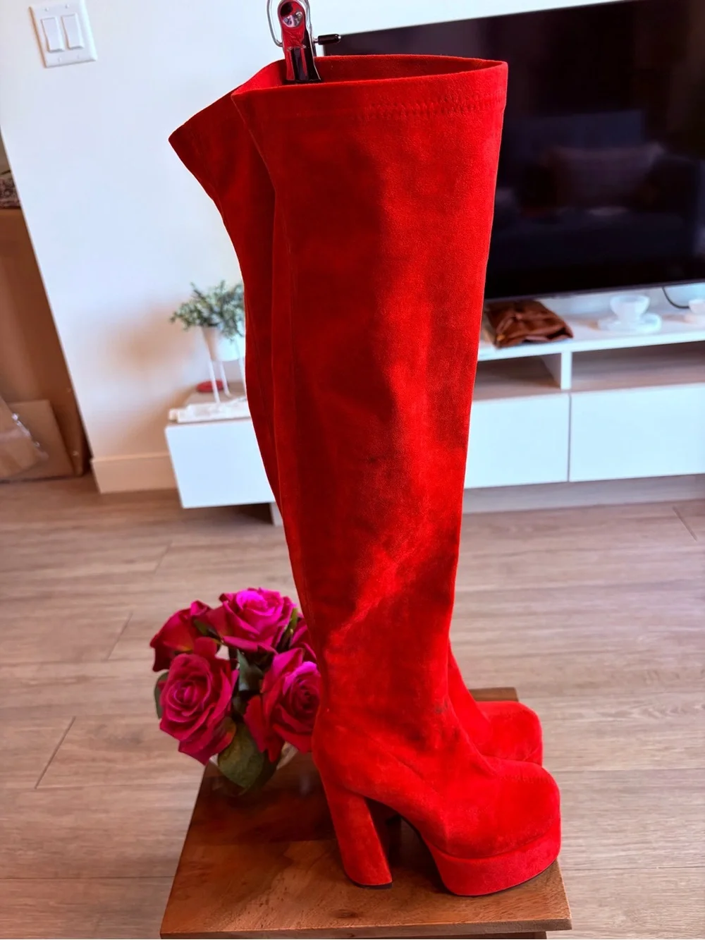 N/A bold red